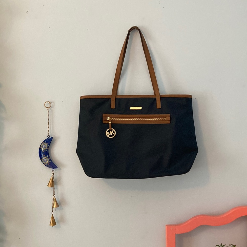 Classy Michael Kors Purse